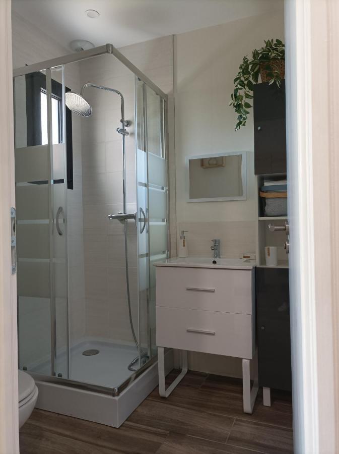 Chambre Amenage En Studio Cers Buitenkant foto
